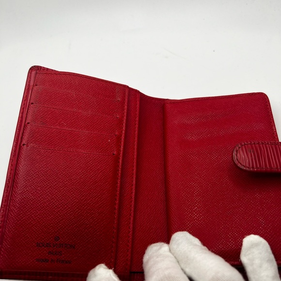 GUC Louis Vuitton Red Epi Compact Wallet - Picture 6 of 8